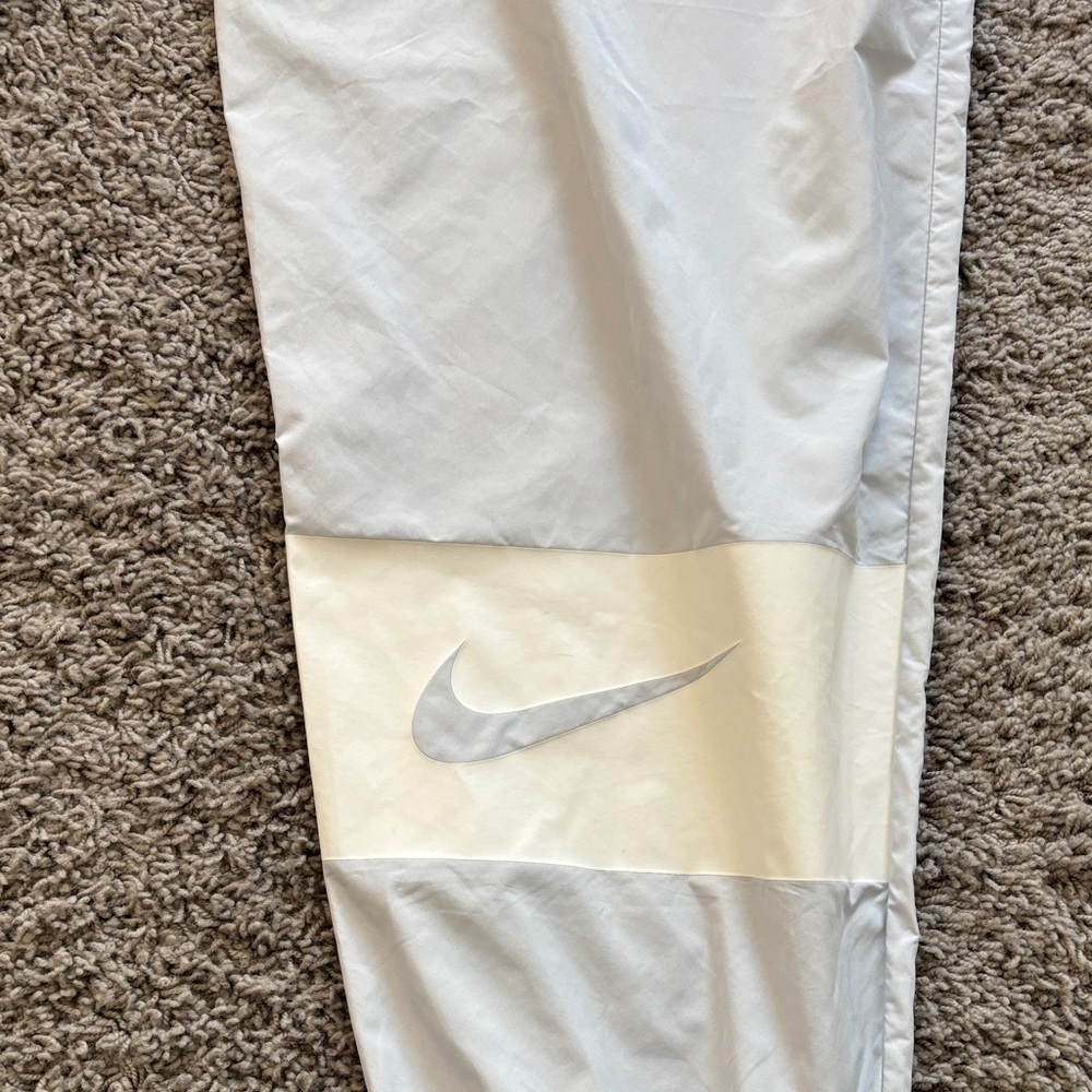 Nike Women's Light Gray Joggers - Picture 14 of 14